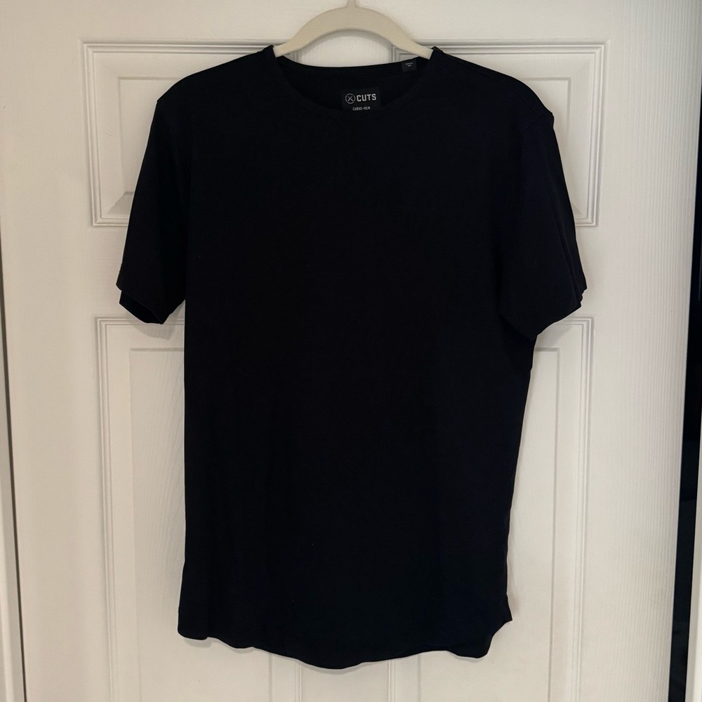 Cuts AO Curve-Hem Tee - M